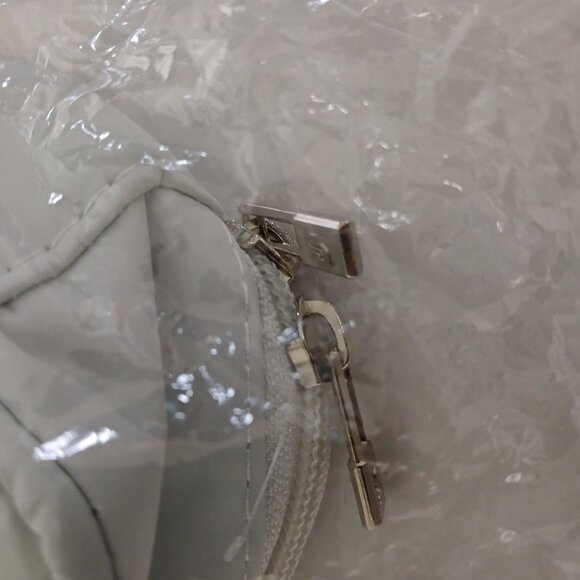 AIR CHINA Business Class 2019 L'Occitane En Provence AMENITY KIT NEW Sealed - Picture 7 of 7